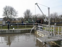 Kerstin Dörner bei Probenahme